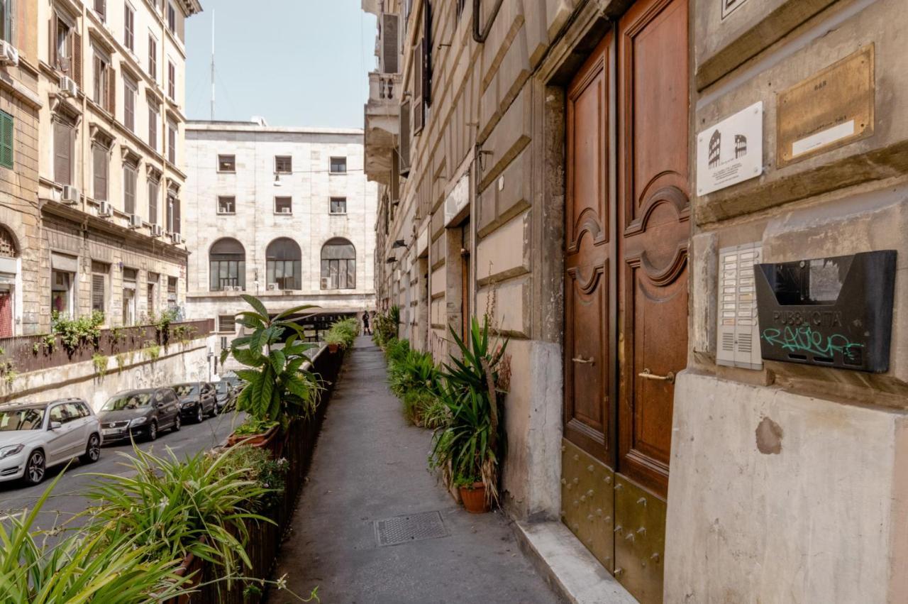 4-Bdr Apt Among Colosseum&Termini 10-People Apartment Rome Bagian luar foto