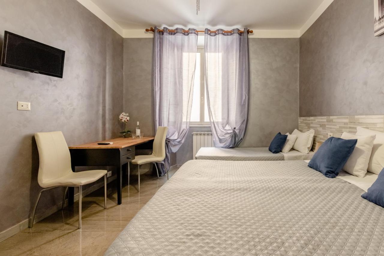 4-Bdr Apt Among Colosseum&Termini 10-People Apartment Rome Bagian luar foto